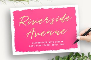 Riverside Avenue: A Script Font for Editorial Elegance